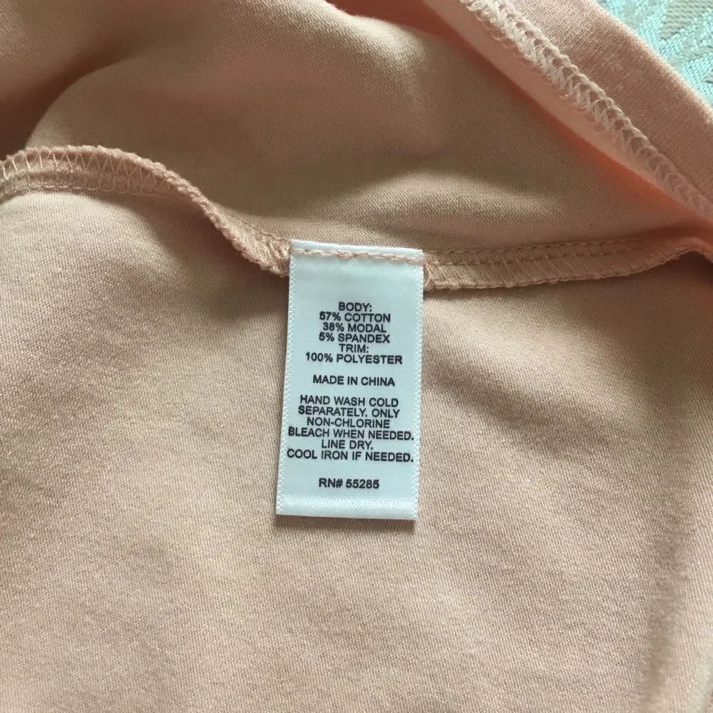NWT Express blouse  - Picture 4 of 6
